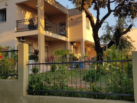 Apartment house in Utjeha for sale – UHK26