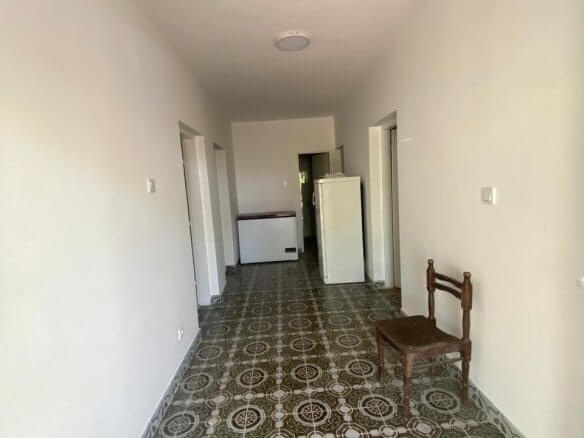 Izdaje se kuća u Starom Baru – MB74