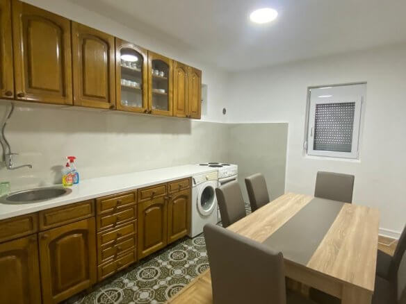 Izdaje se kuća u Starom Baru – MB74