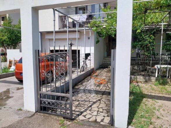 Prodaje se apartmanska kuća u Bjelišima/ Baru – BHK125