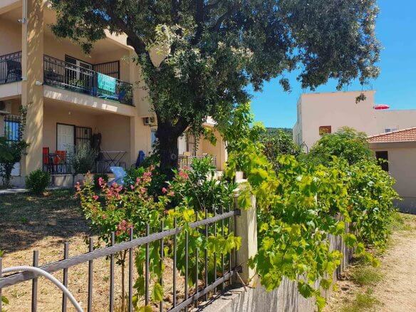 Apartment house in Utjeha for sale – UHK26