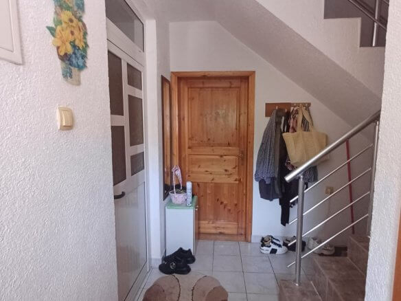 House with 2 apartments in Bar for rent – MB75