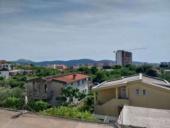 Prodaje se apartmanska kuća u Bjelišima/ Baru – BHK125