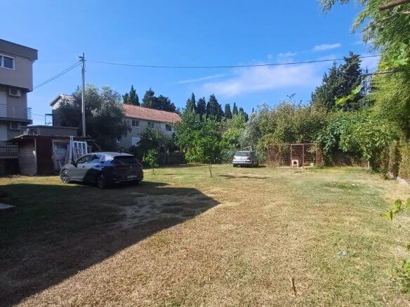 House with 2 apartments in Bar for rent – MB75