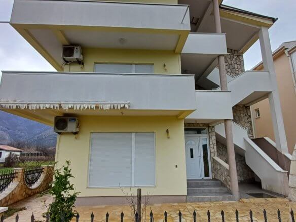 2 apartments in a house in Polje/Bar for rent – MB81