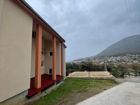 Haus in Bjeliši/ Bar zum Kauf – BHK134