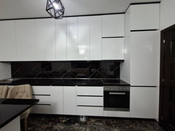 Kleines Haus mit zwei Wohnungen in Polje/Bar zur Miete – MB107