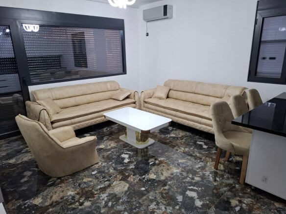 Kleines Haus mit zwei Wohnungen in Polje/Bar zur Miete – MB107