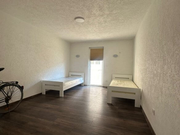 Prodaje se apartmanska kuća u Čelugi/ Baru – BHK136