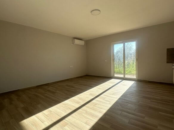 Prodaje se apartmanska kuća u Čelugi/ Baru – BHK136
