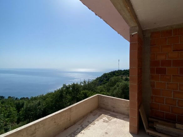Дом с видом на море в самом центре Добра Вода на продажу – DVHK29