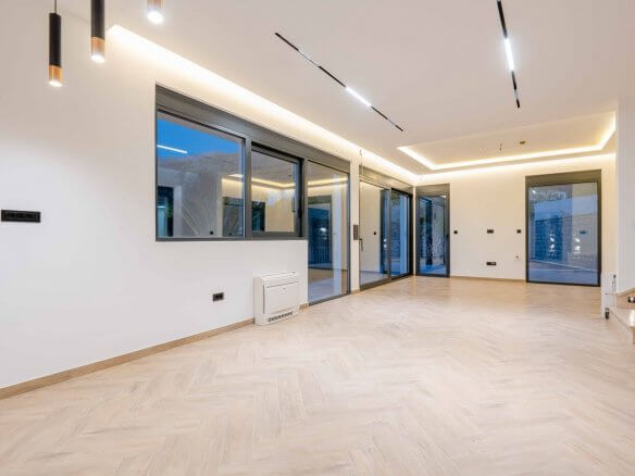 Luxury villa in Budva just 1 minute from the sea – BuHK4