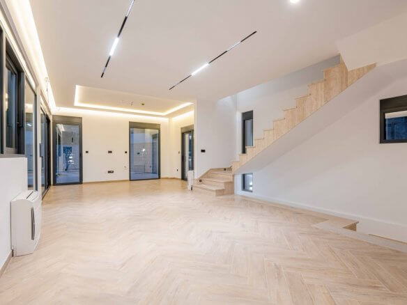 Luxury villa in Budva just 1 minute from the sea – BuHK4