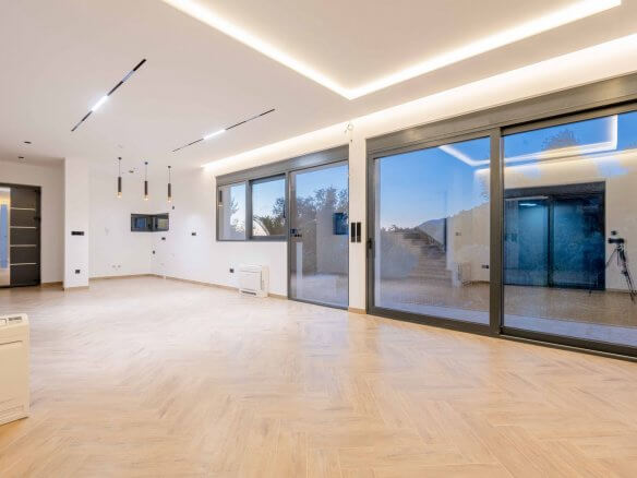Luxury villa in Budva just 1 minute from the sea – BuHK4