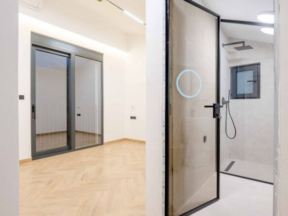Luxury villa in Budva just 1 minute from the sea – BuHK4