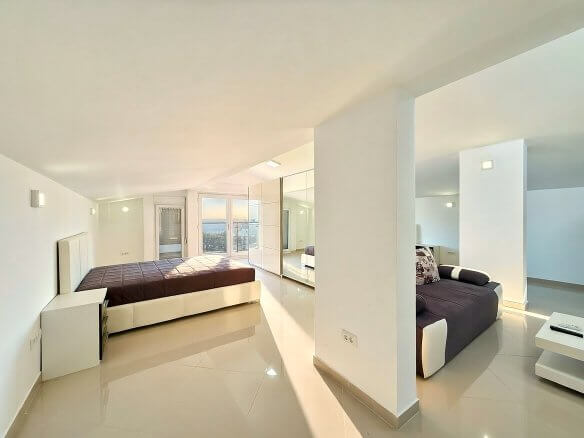 Exclusive penthouse apartment in Bar – BWK44
