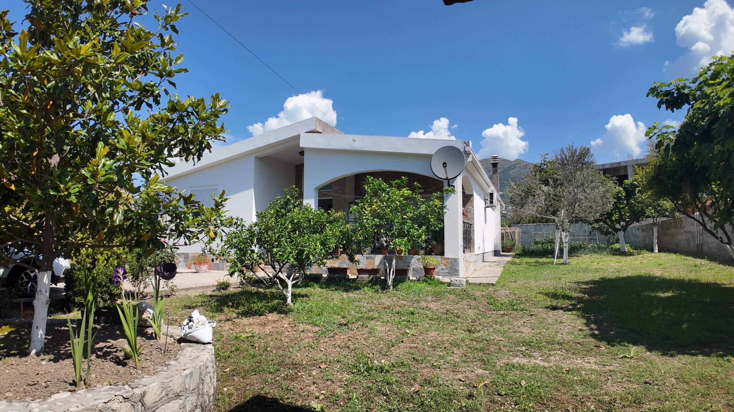 Charmantes Einfamilienhaus mit großem Grundstück in Bar/ Čeluga zum Kauf – BHK140