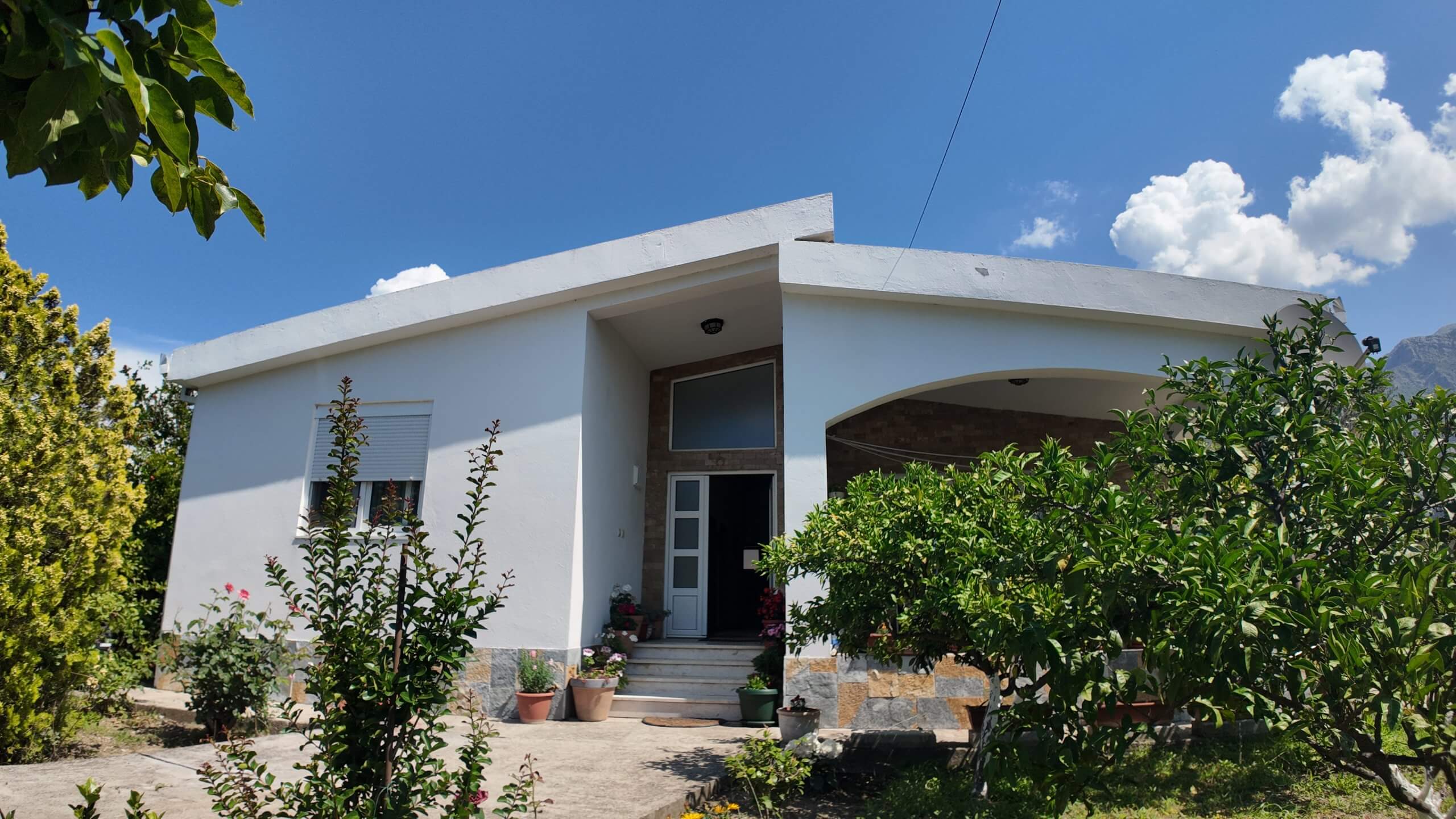 Charmantes Einfamilienhaus mit großem Grundstück in Bar/ Čeluga zum Kauf – BHK140