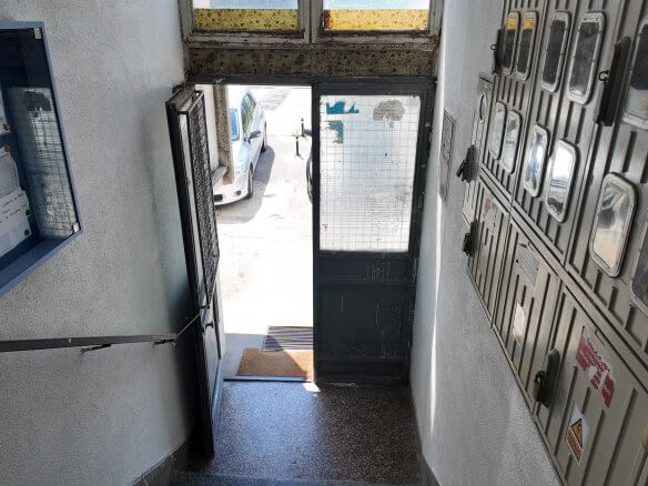 Легализованная однокомнатная квартира в центре города Бар — всего в 400 м от моря — на продажу — BWK46