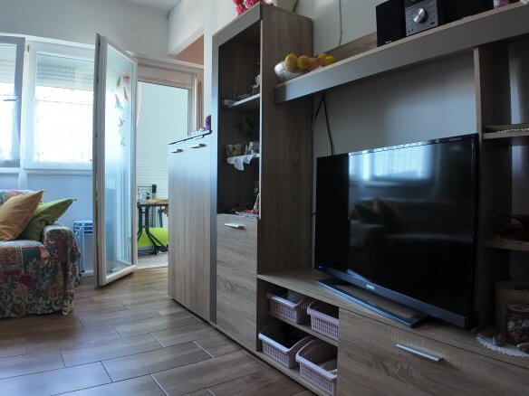 Apartman sa pogledom na more na odličnoj lokaciji u Sutomoru – samo 70 metara od plaže – SWK01
