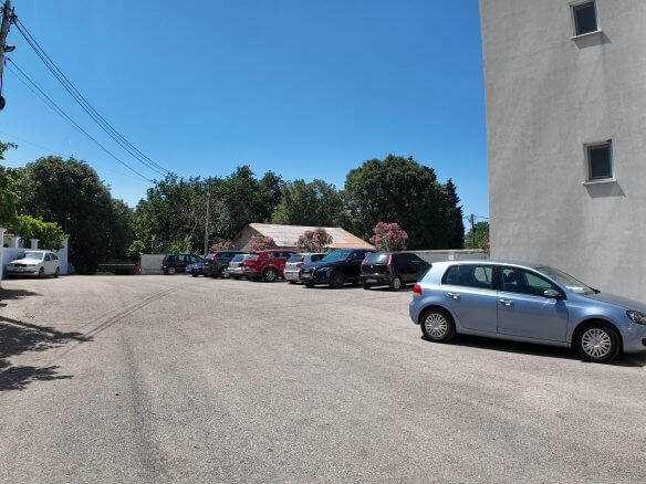Apartman sa pogledom na more na odličnoj lokaciji u Sutomoru – samo 70 metara od plaže – SWK01