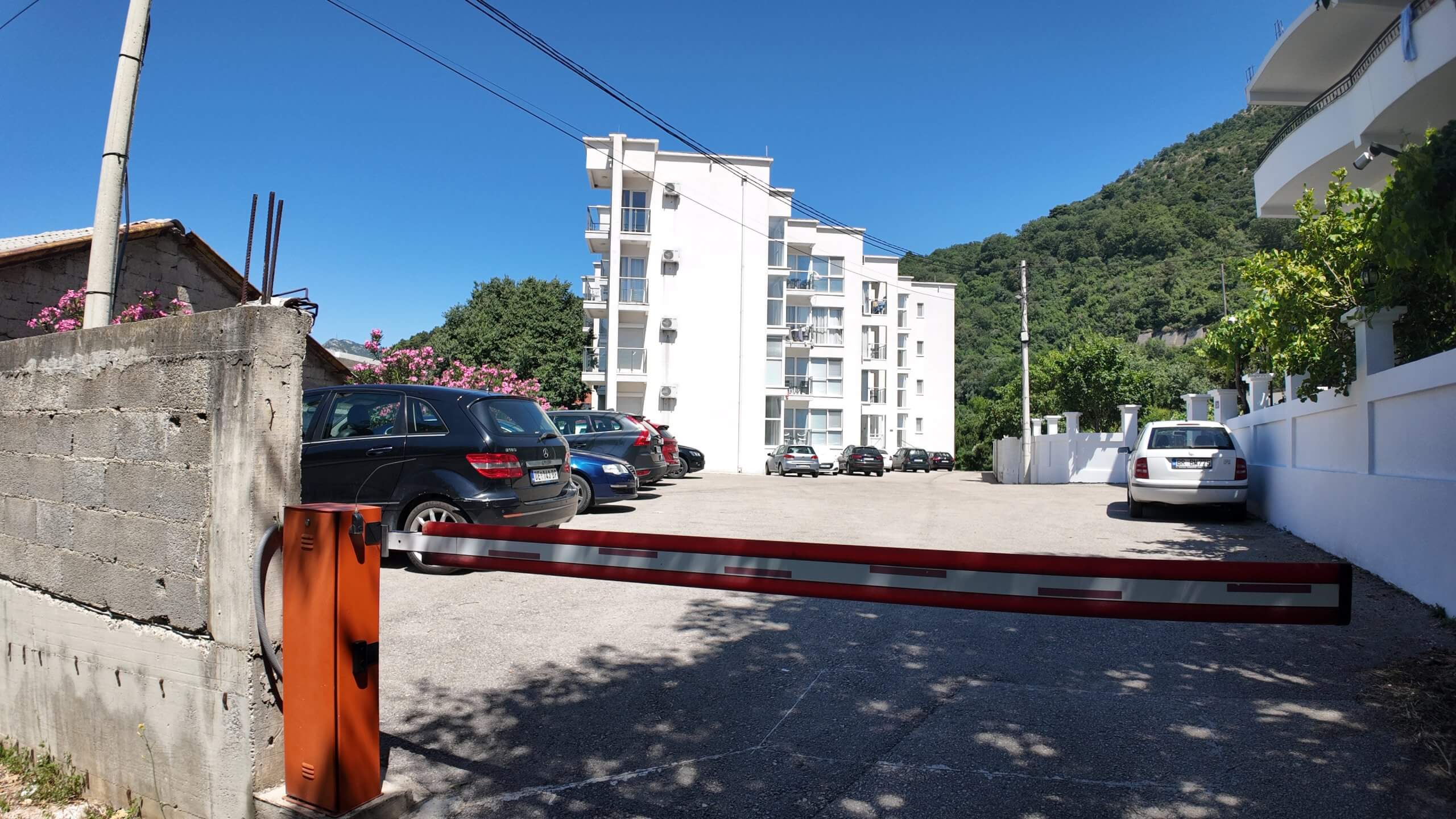 Apartment mit Meerblick in bester Lage von Sutomore – nur 70 Meter zum Strand – SWK01