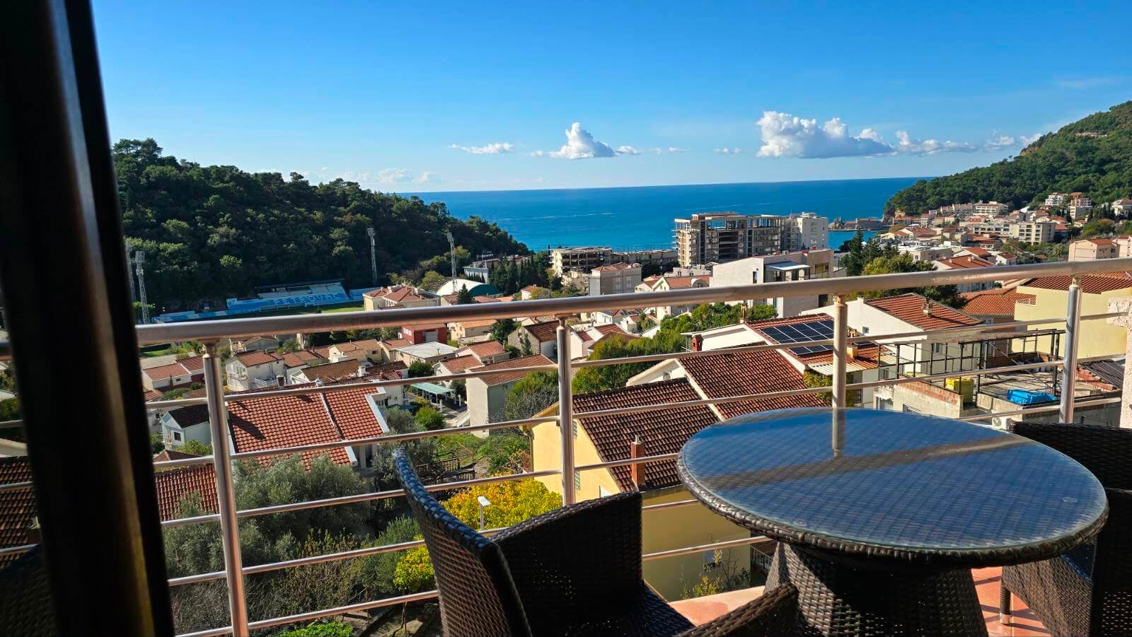 Moderne Eigentumswohnung mit Meerblick und Garage in Petrovac – PeWK4