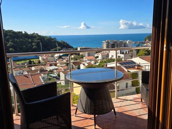 Moderne Eigentumswohnung mit Meerblick und Garage in Petrovac – PeWK4