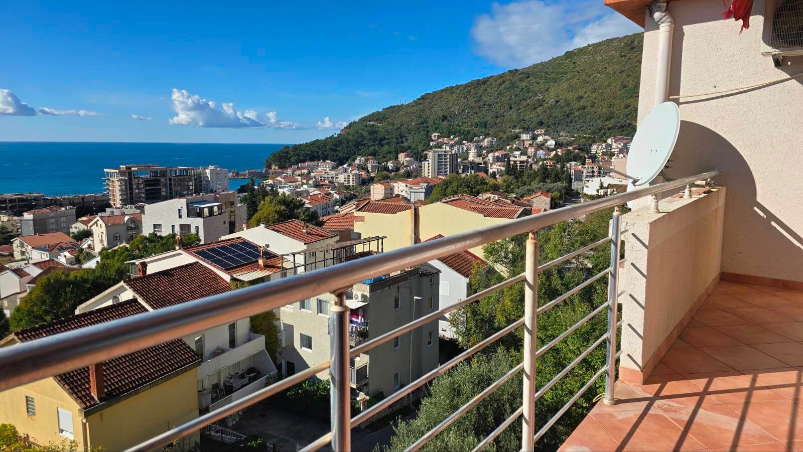 Moderne Eigentumswohnung mit Meerblick und Garage in Petrovac – PeWK4