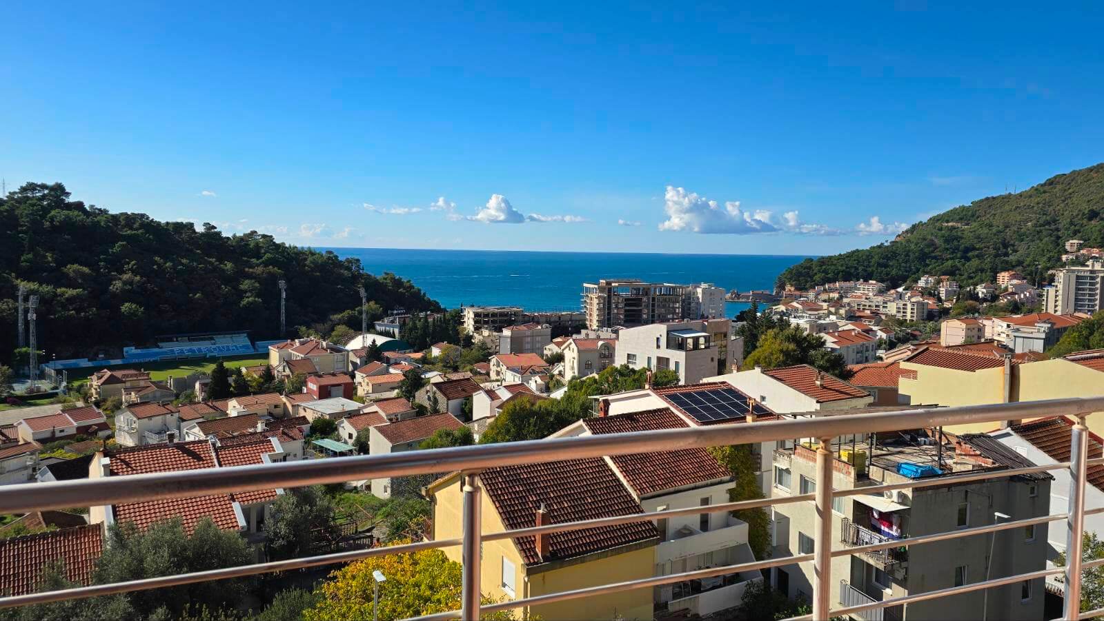 Moderne Eigentumswohnung mit Meerblick und Garage in Petrovac – PeWK4