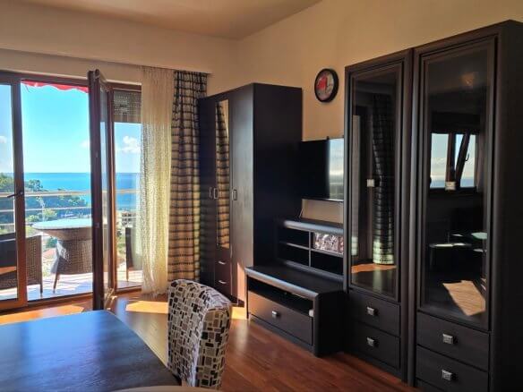 Apartment mit Meerblick in bester Lage von Sutomore – nur 70 Meter zum Strand – SWK01