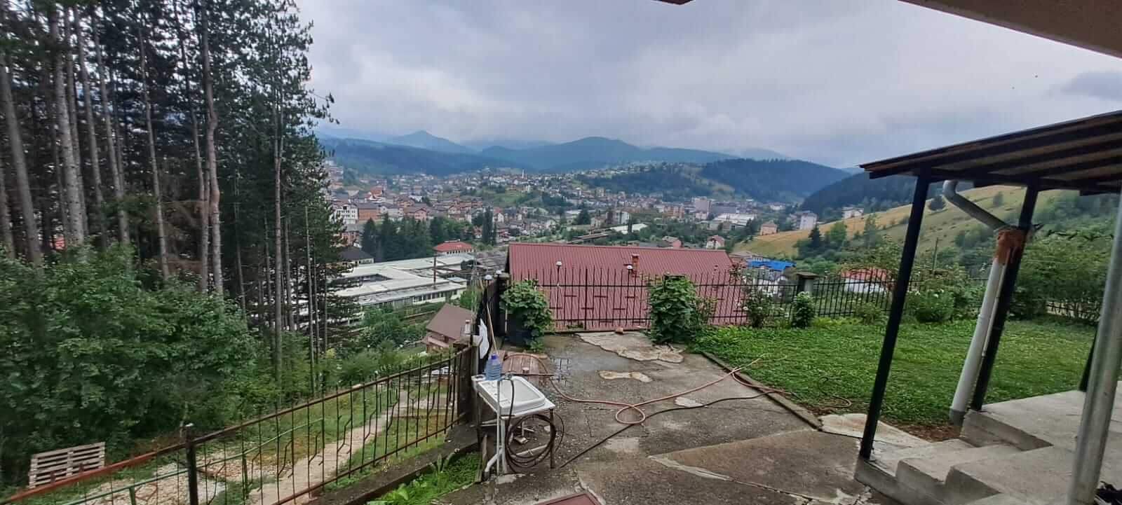 Gepflegtes Einfamilienhaus mit traumhaftem Panoramablick in Rožaje zum Kauf – RoHK13