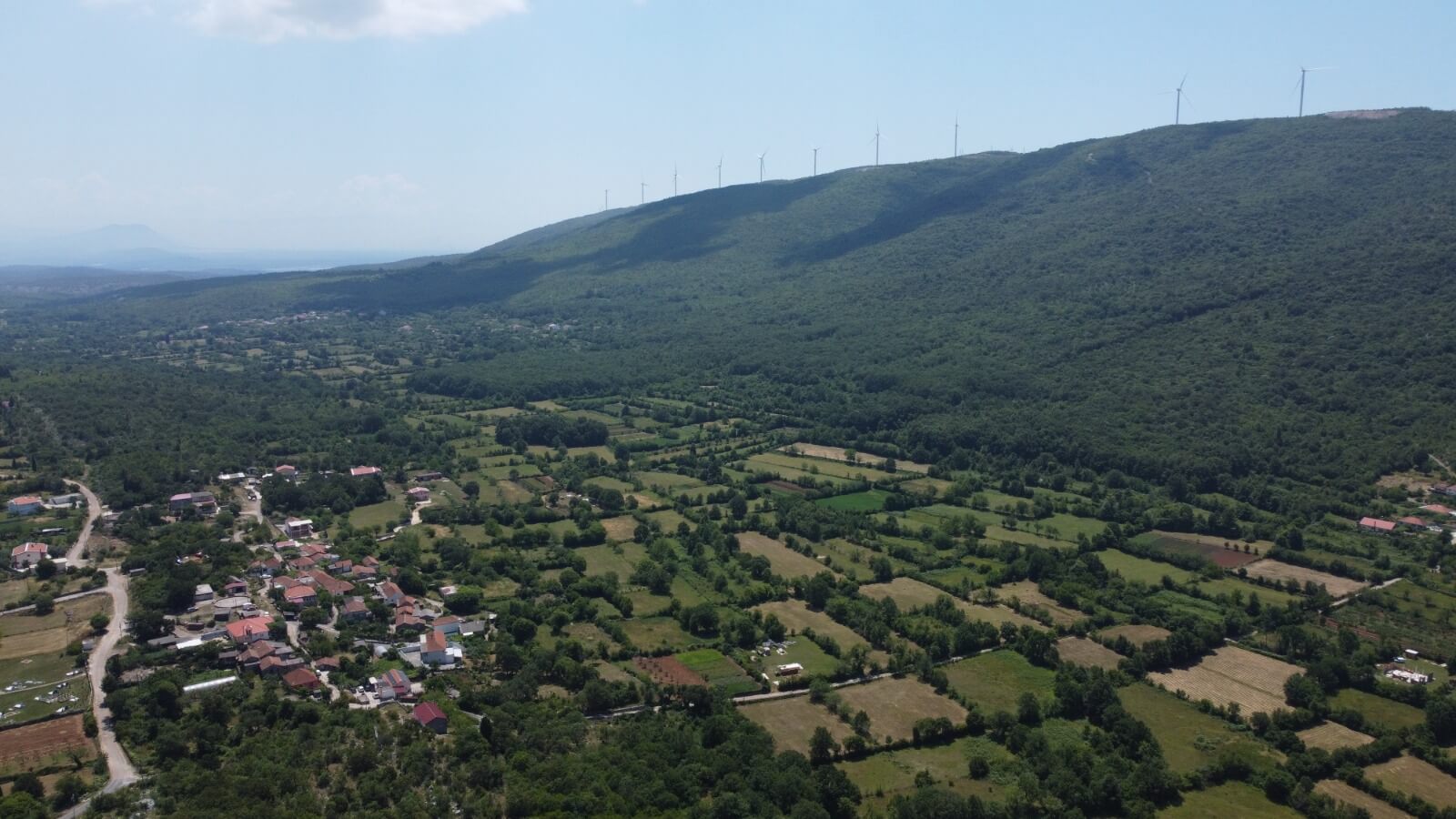 Ruhig gelegenes Grundstück mit urbanisiertem Bauland in Velja Gorana – Natur, Privatsphäre und Entwicklungspotenzial – Go4
