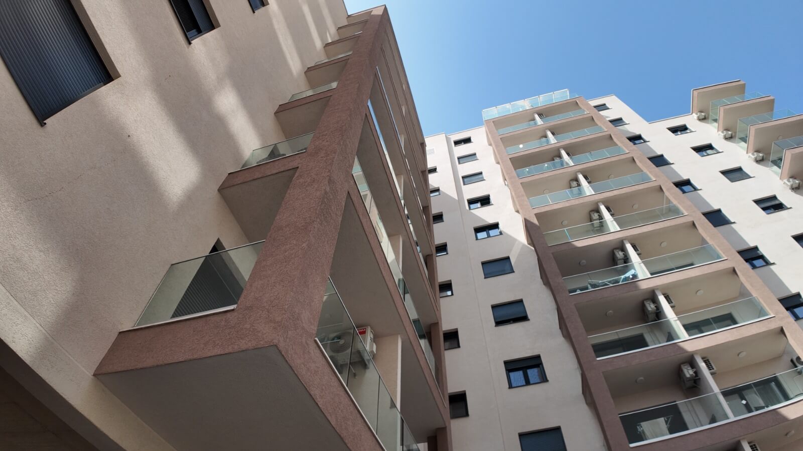 2-Zimmer-Neubau-Wohnung zum Verkauf in Ilino/ Bar – BWK47
