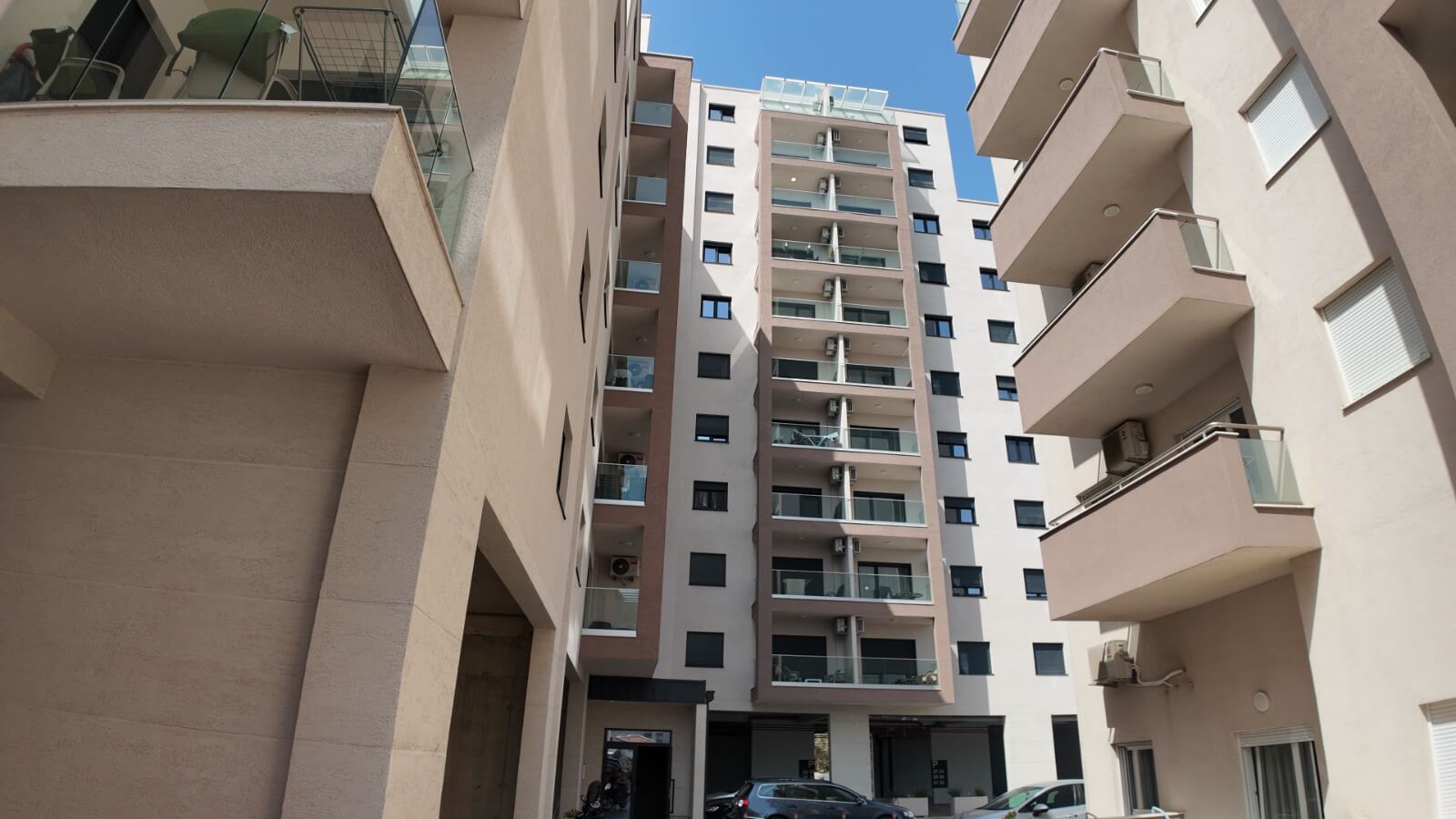 2-Zimmer-Neubau-Wohnung zum Verkauf in Ilino/ Bar – BWK47