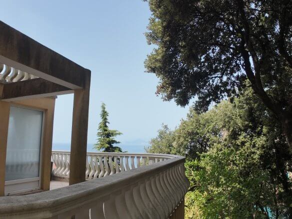 Legalisierte Villa erste Linie am Meer mit Meerzugang in Kruće/ Bar zum Kauf – BHK141