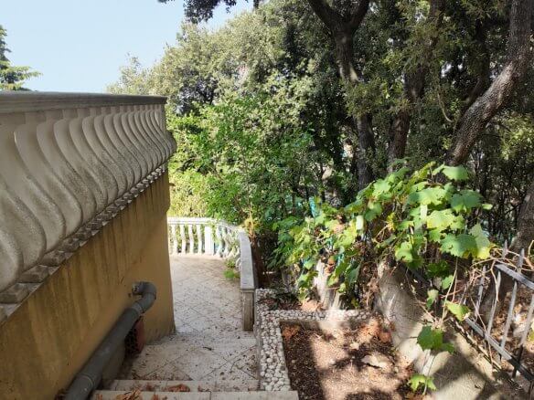 Legalisierte Villa erste Linie am Meer mit Meerzugang in Kruće/ Bar zum Kauf – BHK141