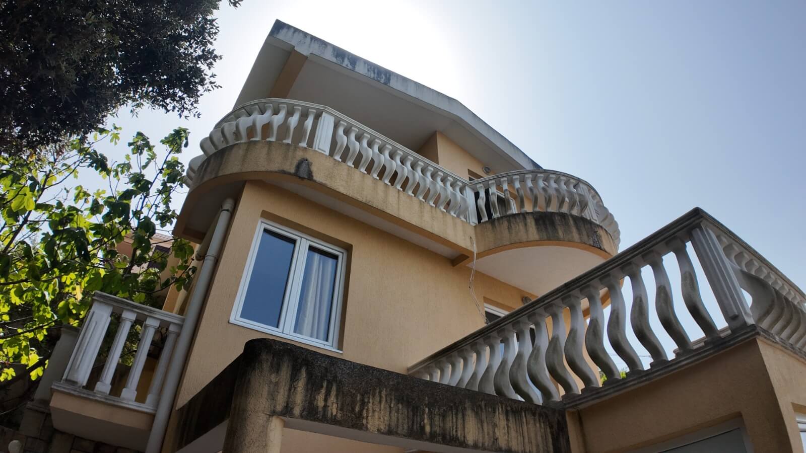 Legalisierte Villa erste Linie am Meer mit Meerzugang in Kruće/ Bar zum Kauf – BHK141