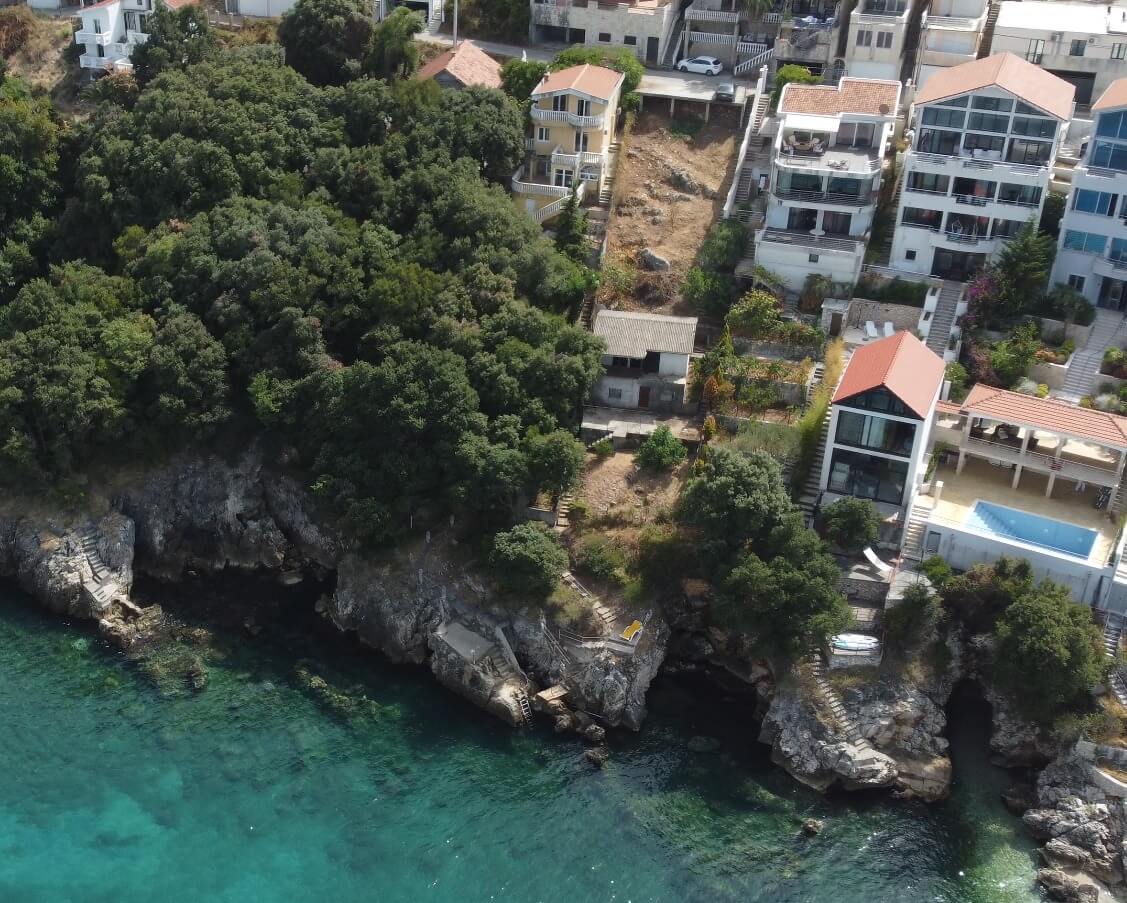 Legalisierte Villa erste Linie am Meer mit Meerzugang in Kruće/ Bar zum Kauf – BHK141