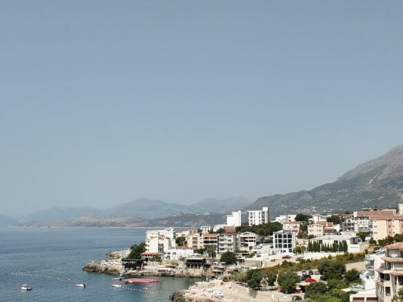 Legalisierte Villa erste Linie am Meer mit Meerzugang in Kruće/ Bar zum Kauf – BHK141