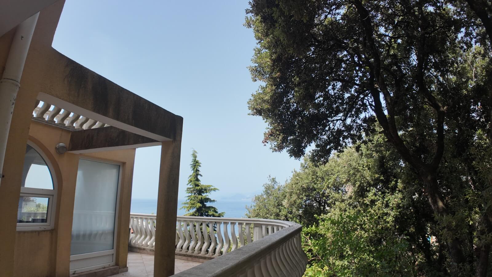 Legalisierte Villa erste Linie am Meer mit Meerzugang in Kruće/ Bar zum Kauf – BHK141