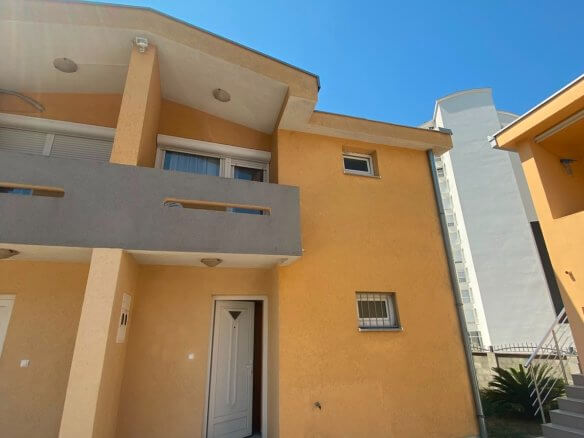 Großzügige Duplex-Wohnung mit 3 Schlafzimmern und Garten in Bjeliši/Bar zur Miete – MB111