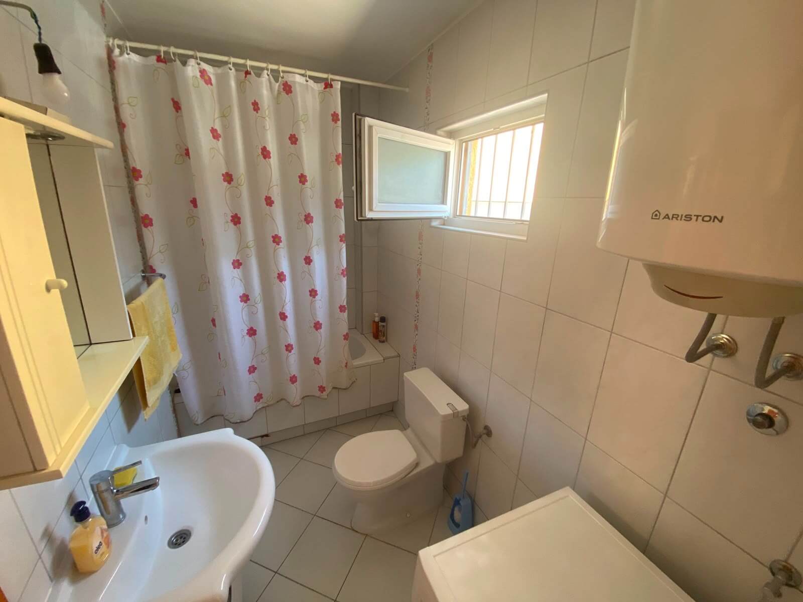 Großzügige Duplex-Wohnung mit 3 Schlafzimmern und Garten in Bjeliši/Bar zur Miete – MB111