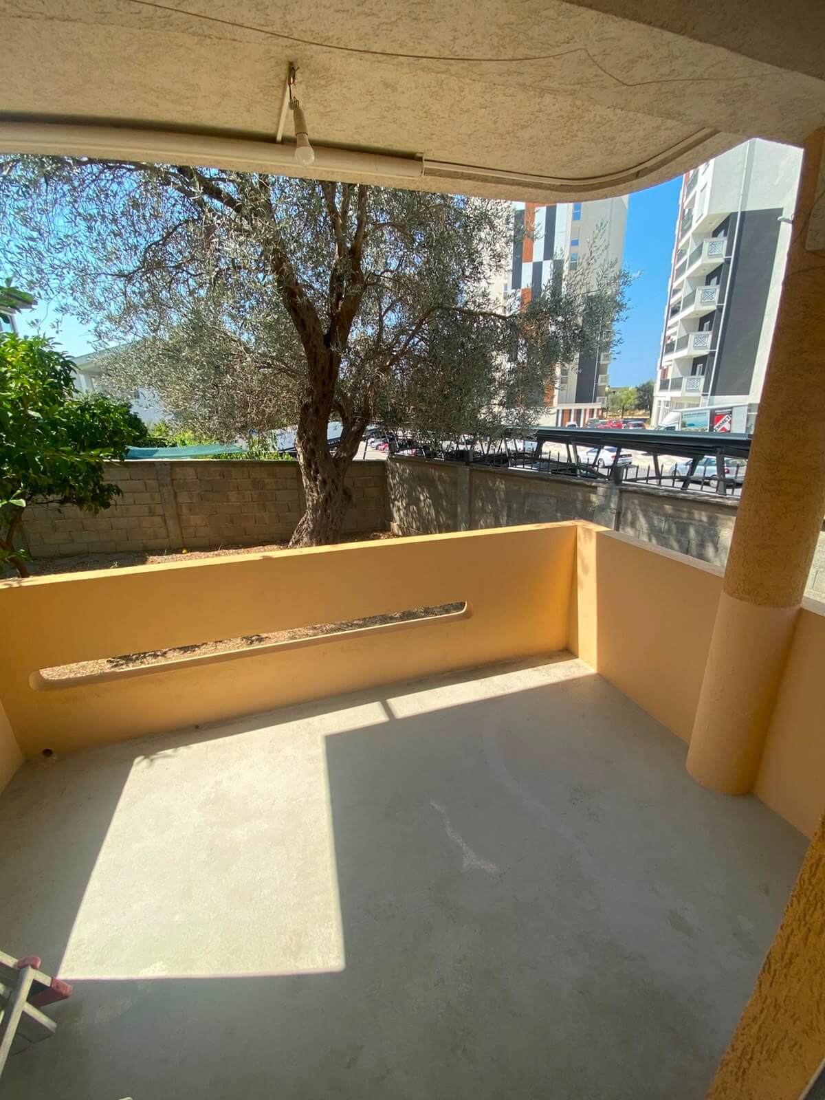 Großzügige Duplex-Wohnung mit 3 Schlafzimmern und Garten in Bjeliši/Bar zur Miete – MB111