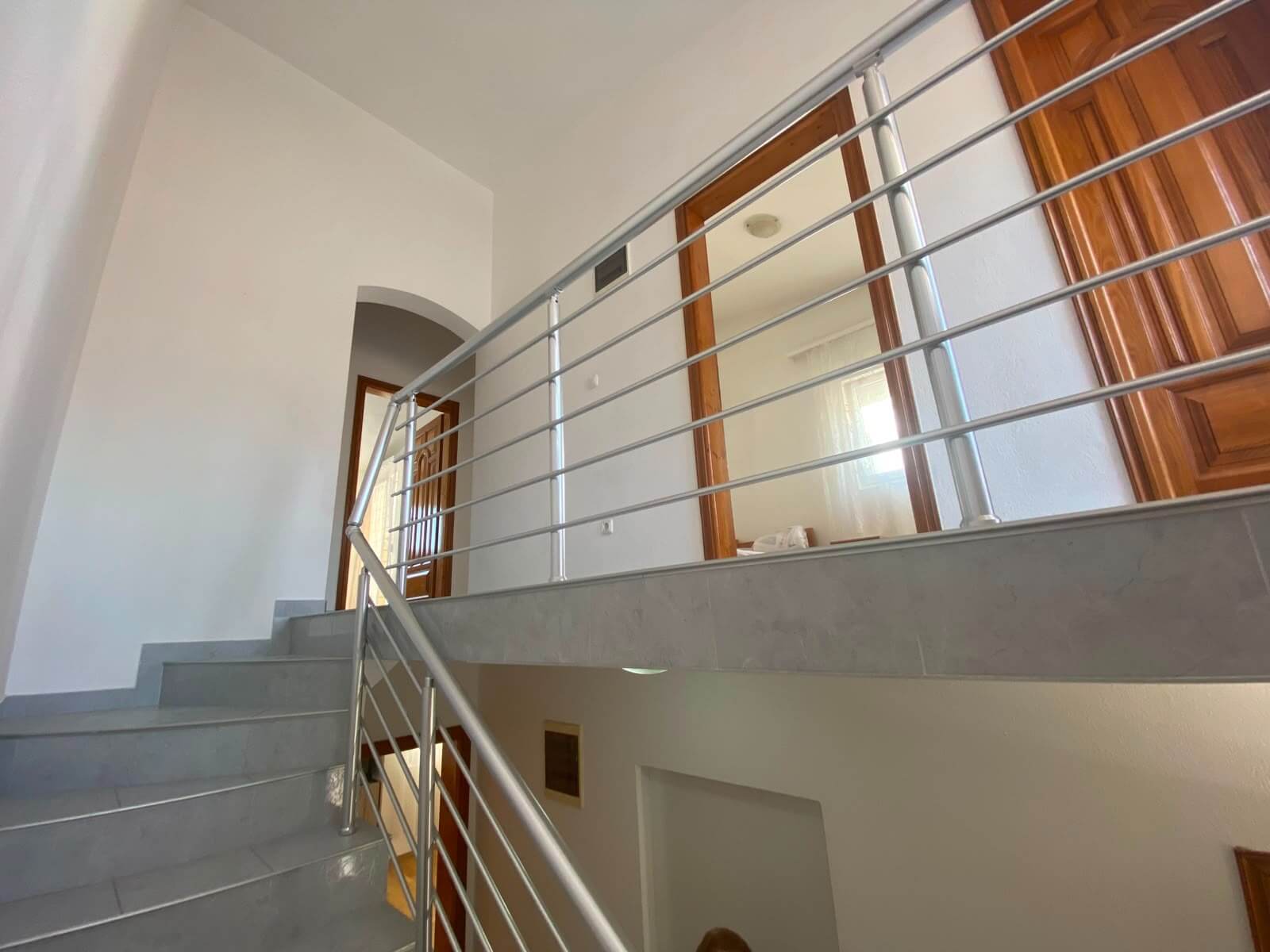 Großzügige Duplex-Wohnung mit 3 Schlafzimmern und Garten in Bjeliši/Bar zur Miete – MB111