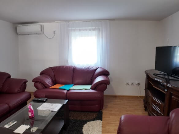Möbliertes Haus mit 3 Schlafzimmern und Hof in Polje/ Bar zur Miete – MB112