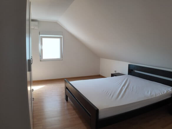 Möbliertes Haus mit 3 Schlafzimmern und Hof in Polje/ Bar zur Miete – MB112