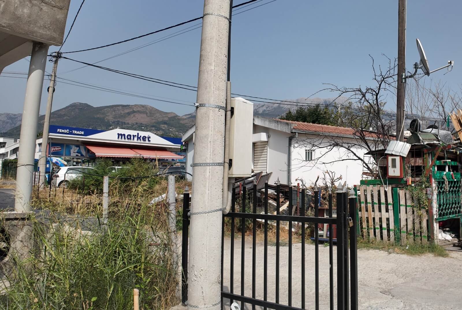 Möbliertes Haus mit 3 Schlafzimmern und Hof in Polje/ Bar zur Miete – MB112