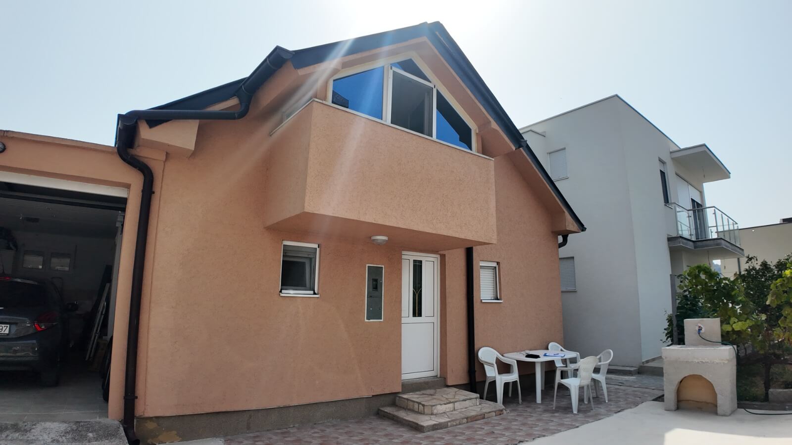 Möbliertes Haus mit 3 Schlafzimmern und Hof in Polje/ Bar zur Miete – MB112