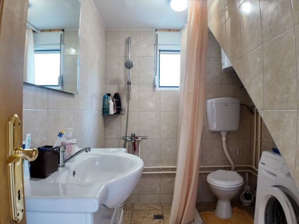 Möbliertes Haus mit 3 Schlafzimmern und Hof in Polje/ Bar zur Miete – MB112